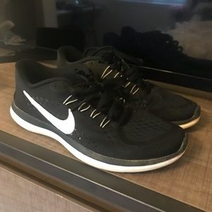 Black Nike Flex